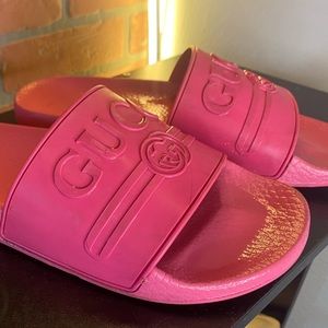 Gucci Fuchsia Pursuit Rubber Sandals